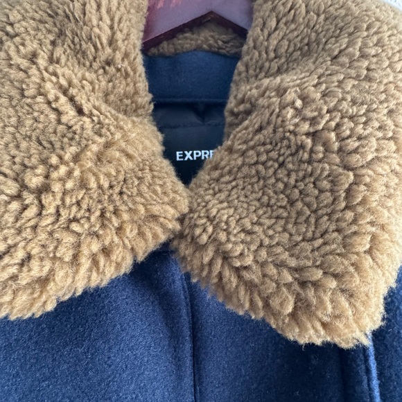 Coat - Picture 4 of 9